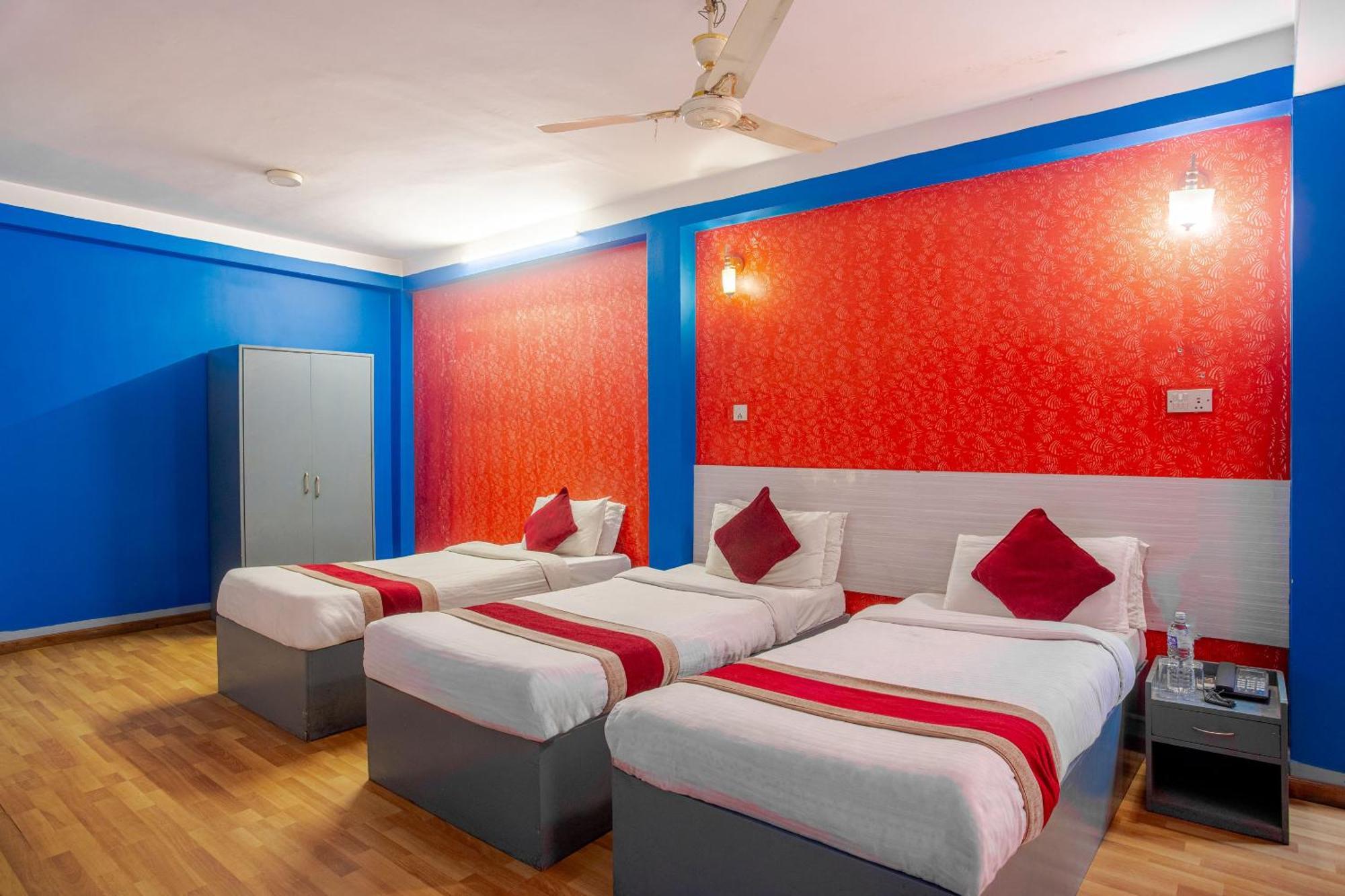 Oyo 808 Hotel Om Ganapati Pvt Ltd Kathmandu Bagian luar foto