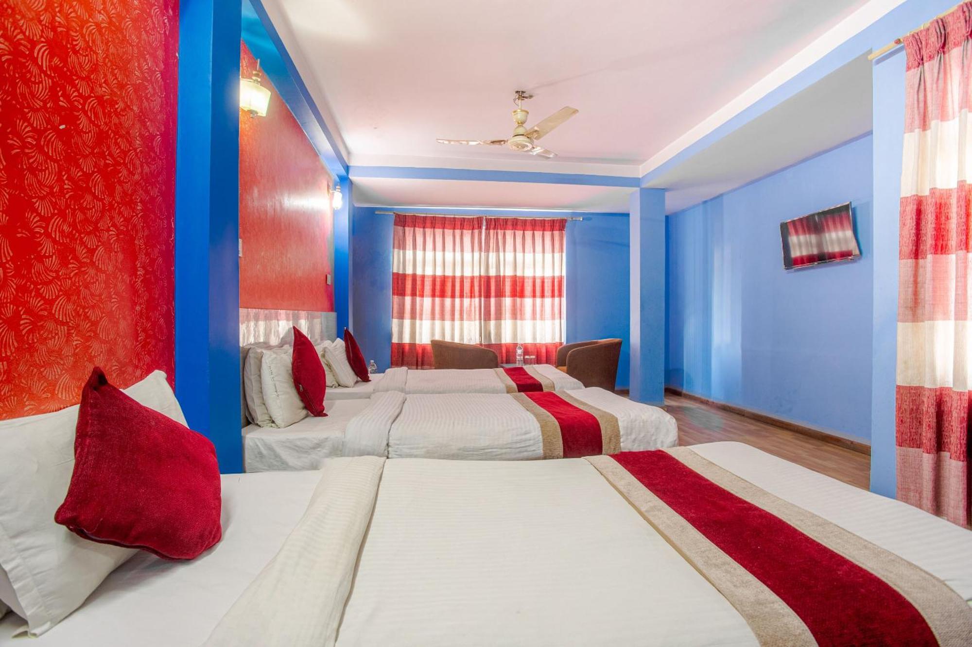 Oyo 808 Hotel Om Ganapati Pvt Ltd Kathmandu Bagian luar foto